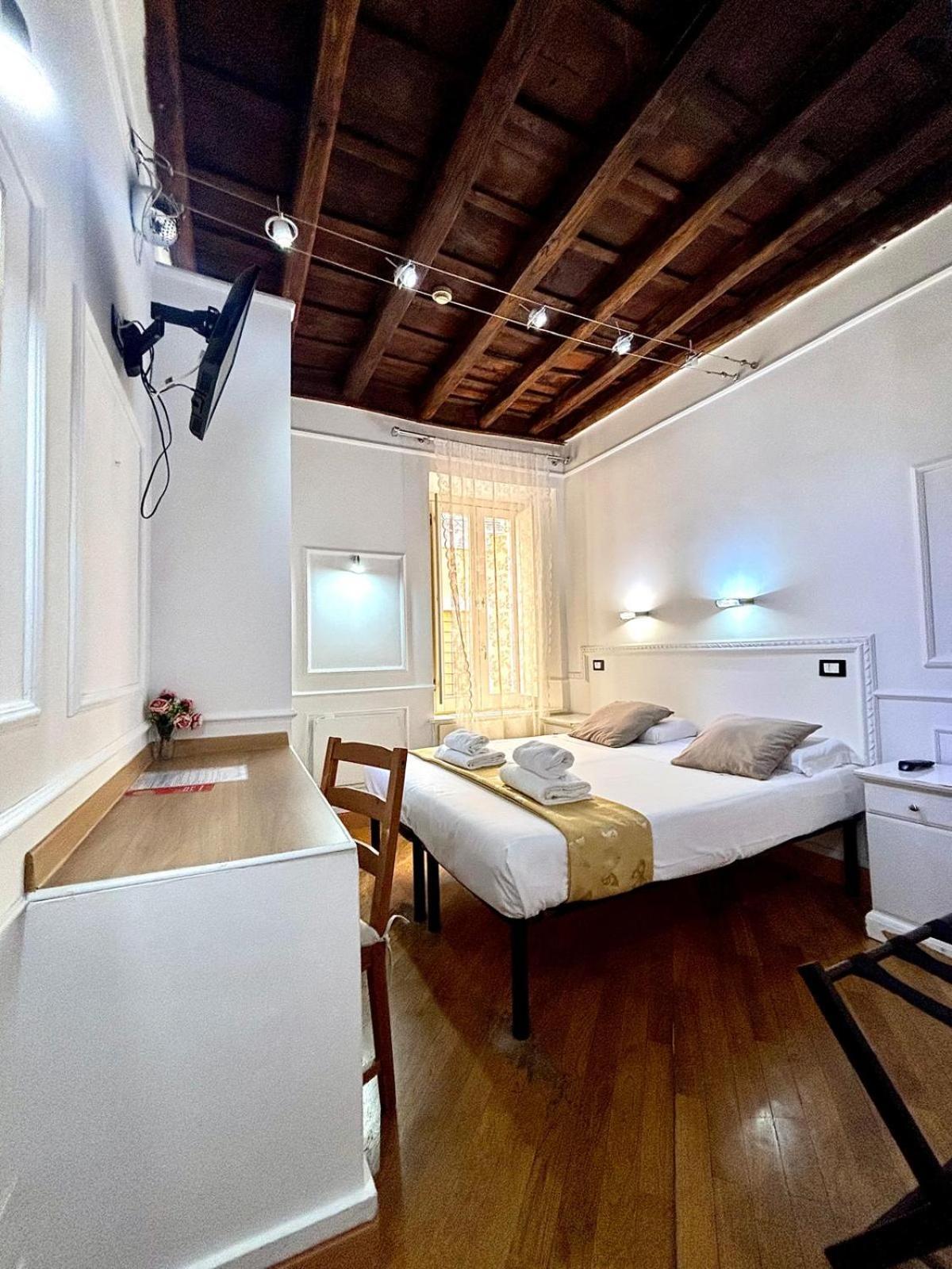 Domus Ester Rome Bagian luar foto
